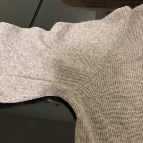 Luxury, bell sleeve cashmere sweater - Picture 4 of 5